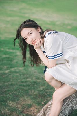 森林里的熊先生冬眠中